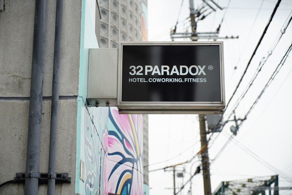 32 PARADOX 大阪