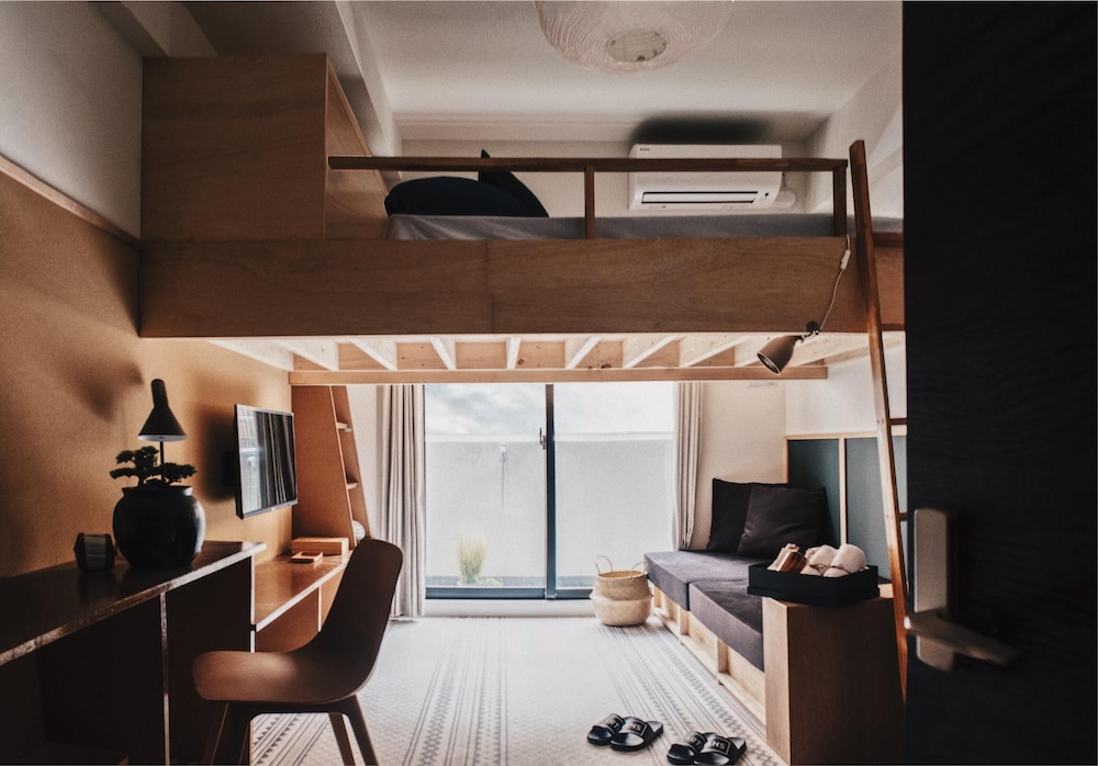 EARTHMANS OSAKA-JO 大阪