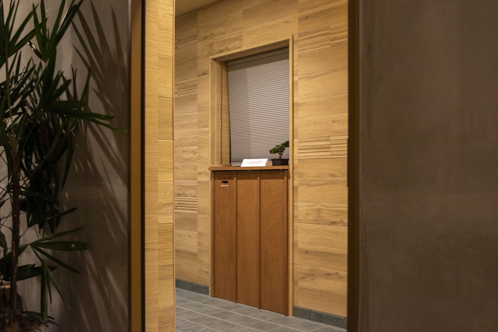 EARTHMANS OSAKA-JO 大阪