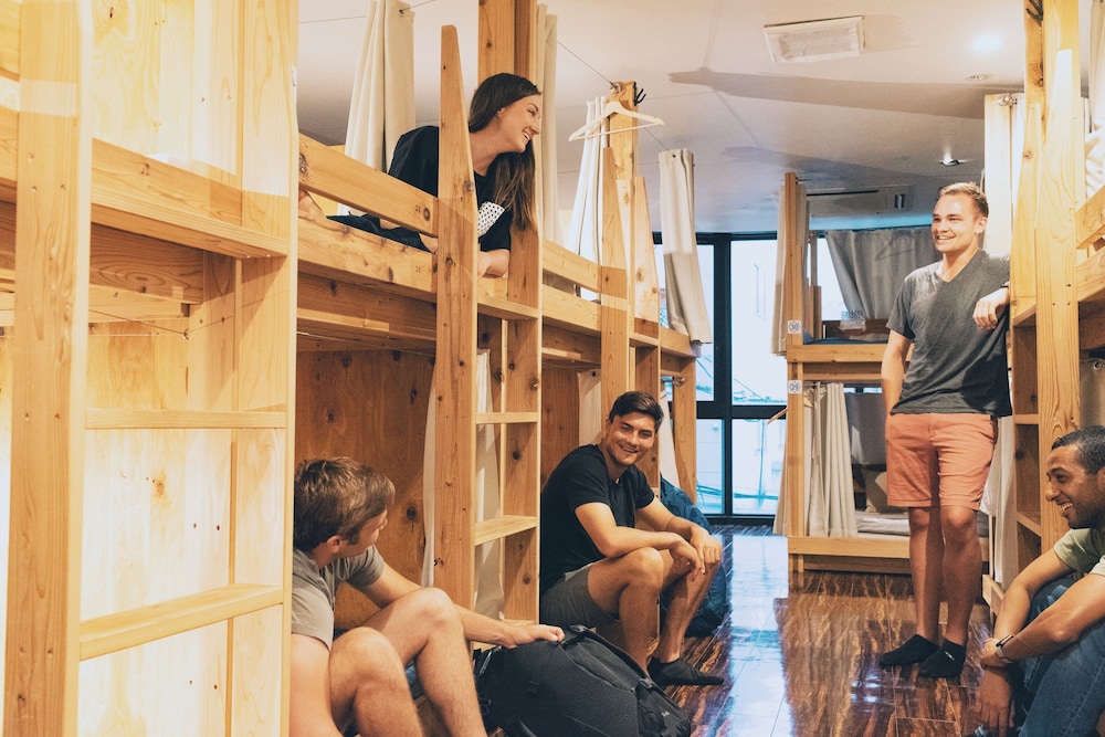 ARK HOSTEL & CAFE DINING 大阪