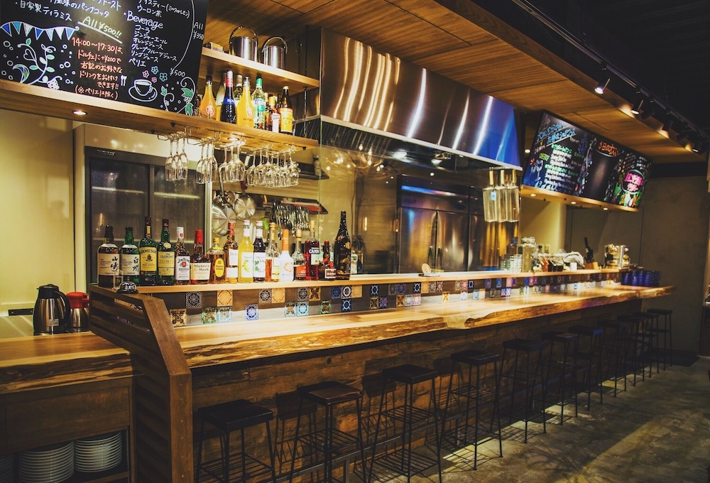 ARK HOSTEL & CAFE DINING 大阪