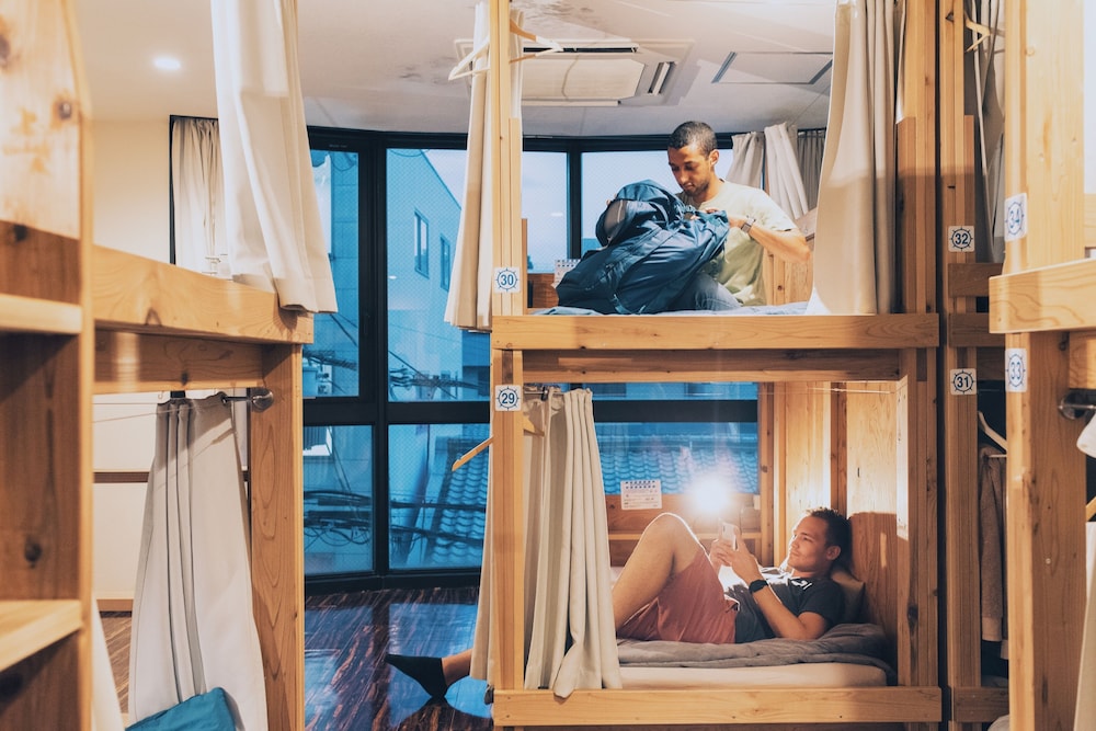 ARK HOSTEL & CAFE DINING 大阪