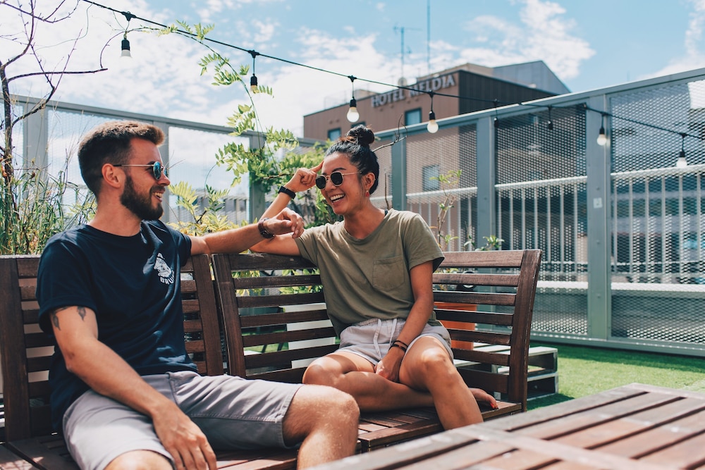 ARK HOSTEL & CAFE DINING 大阪