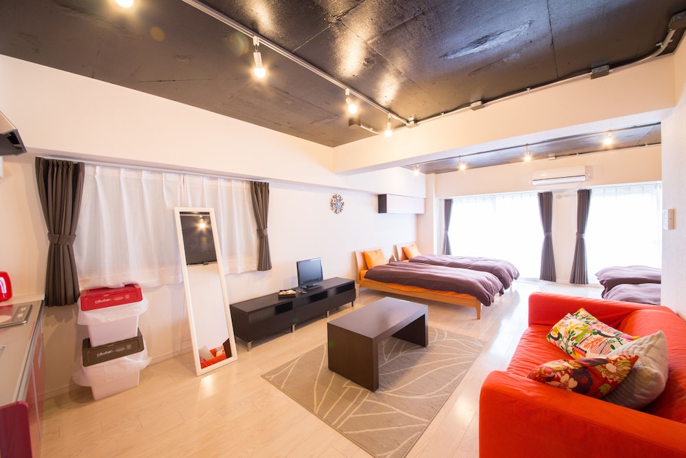 APARTMENT CLOVER OOTEMAE 大阪