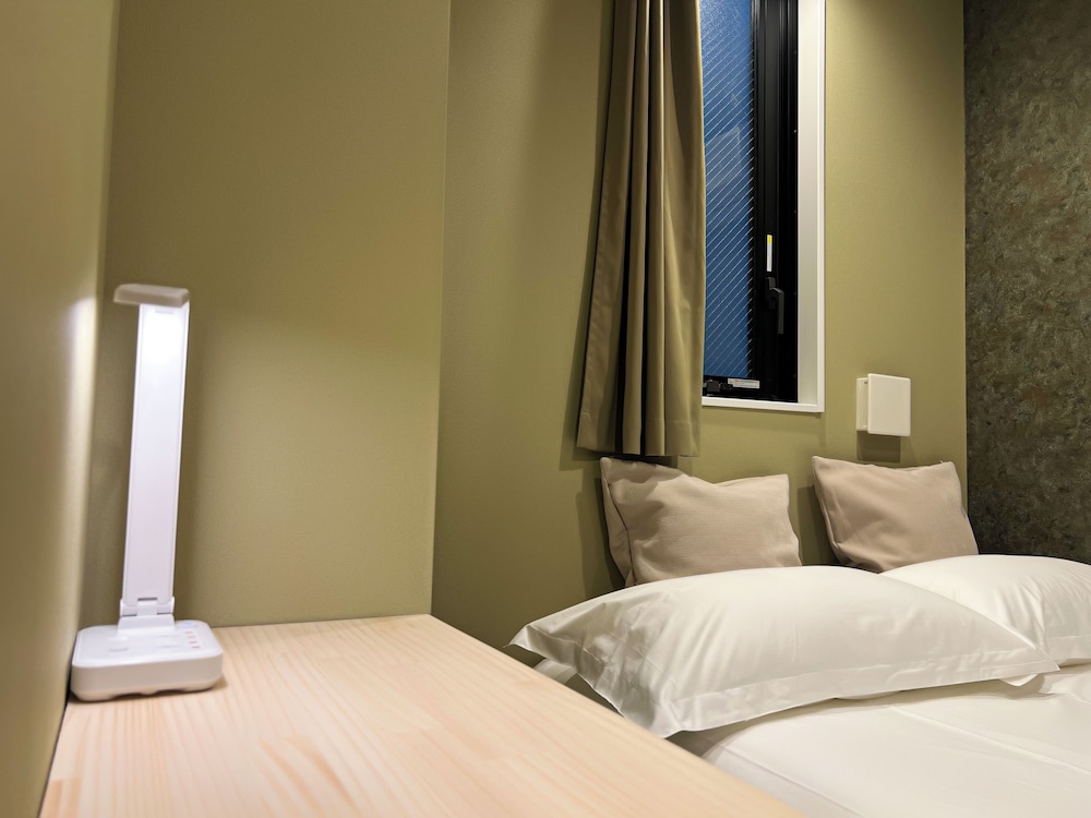 HOTEL HANGOUT - ホステル 大阪