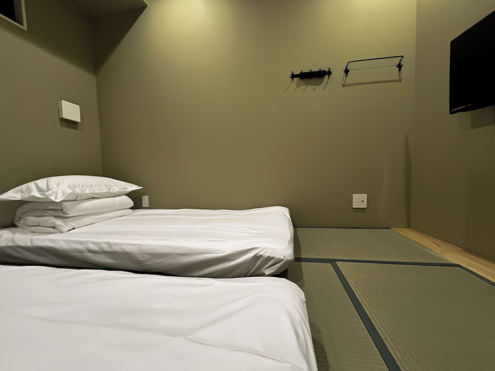 HOTEL HANGOUT - ホステル 大阪