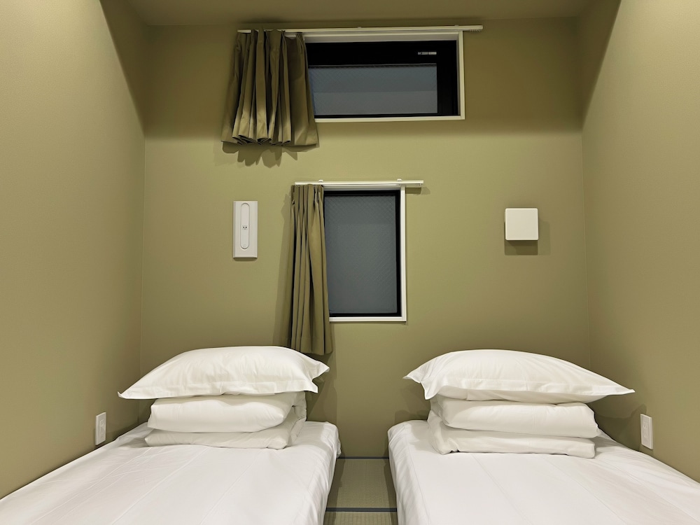 HOTEL HANGOUT - ホステル 大阪