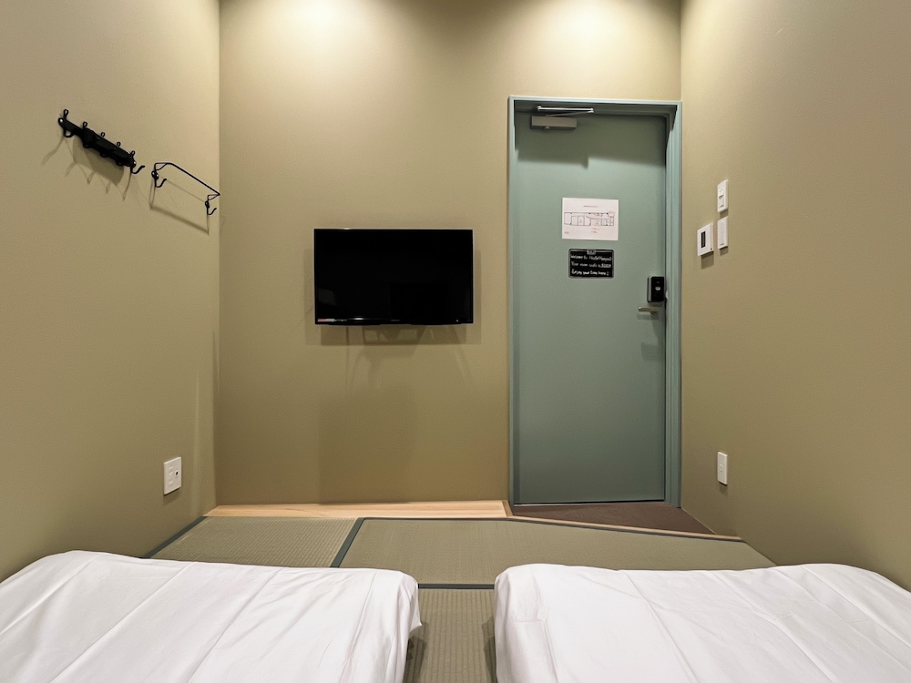 HOTEL HANGOUT - ホステル 大阪