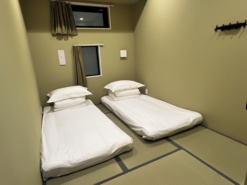 HOTEL HANGOUT - ホステル 大阪