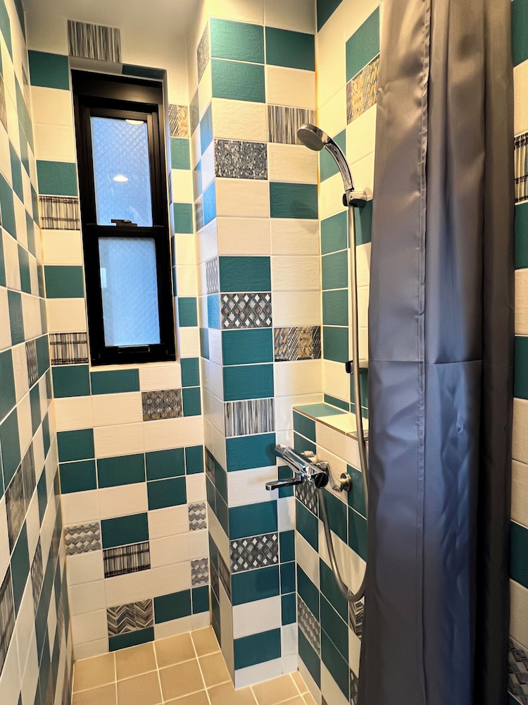 HOTEL HANGOUT - ホステル 大阪