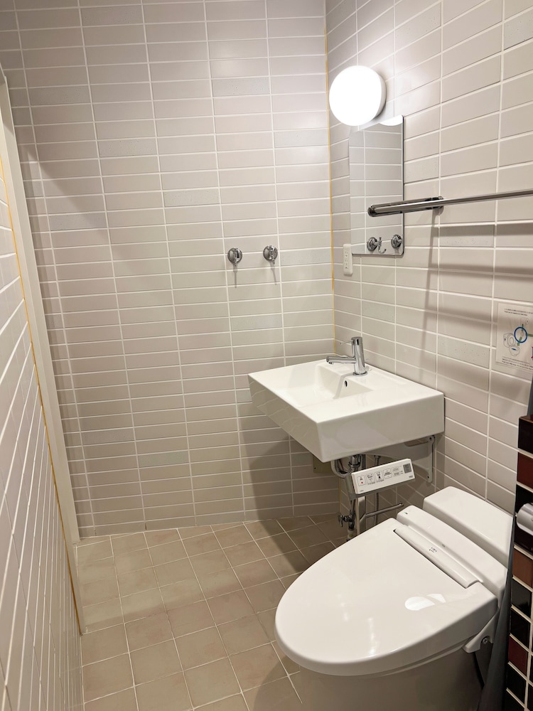 HOTEL HANGOUT - ホステル 大阪