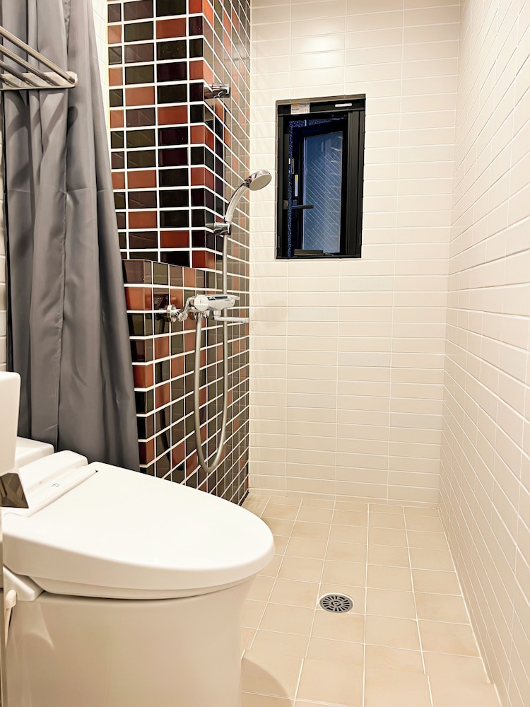 HOTEL HANGOUT - ホステル 大阪