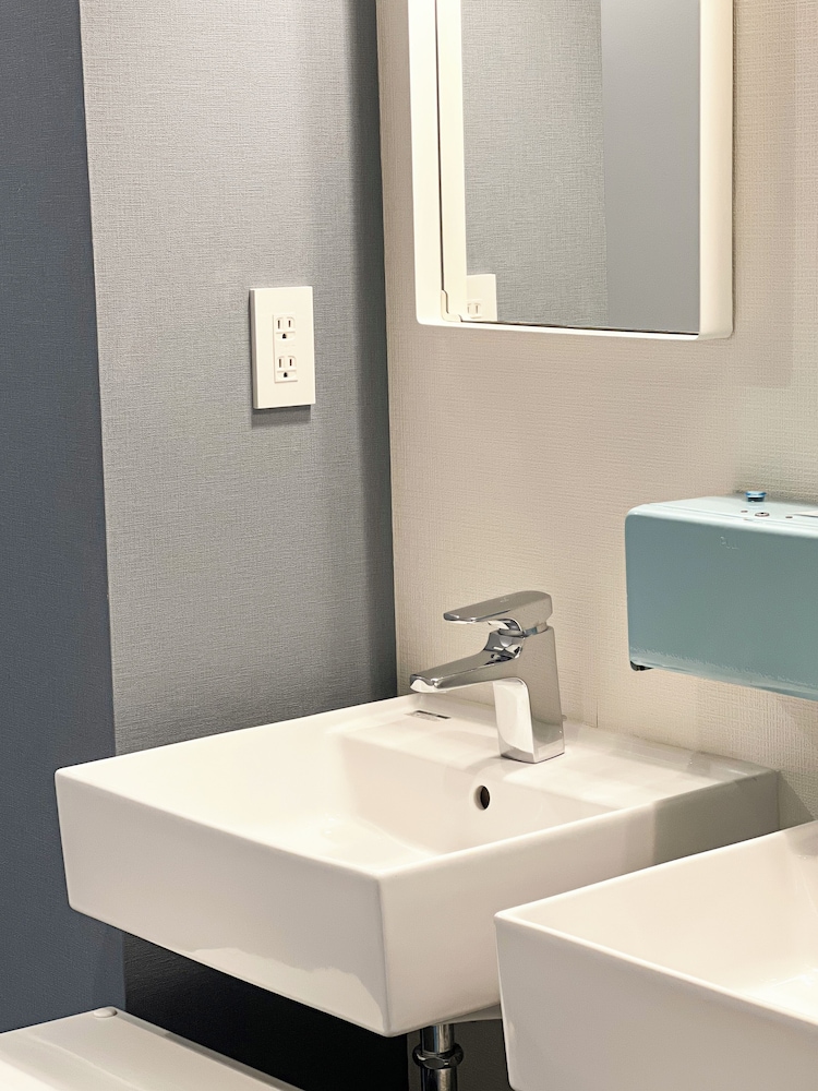 HOTEL HANGOUT - ホステル 大阪