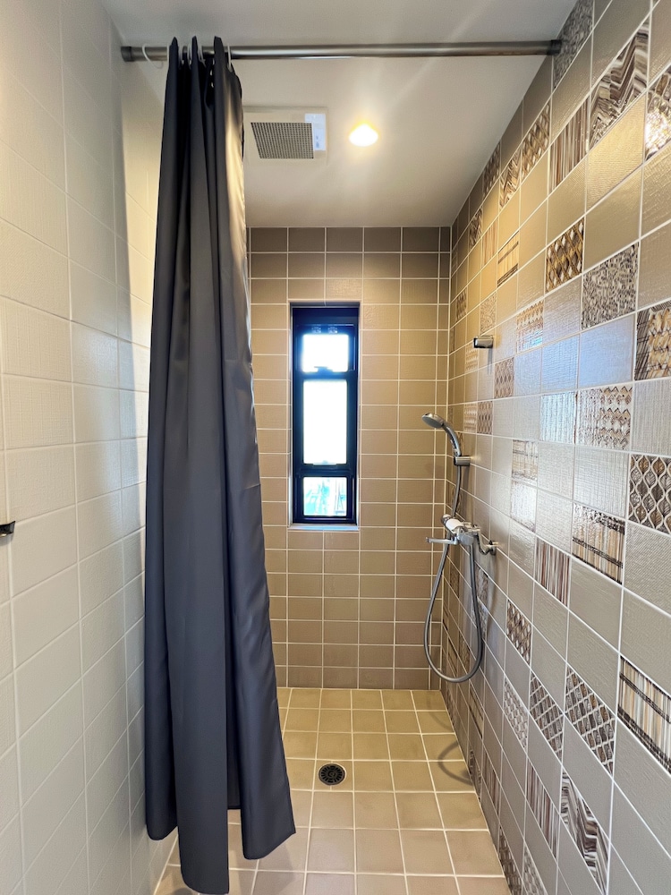 HOTEL HANGOUT - ホステル 大阪