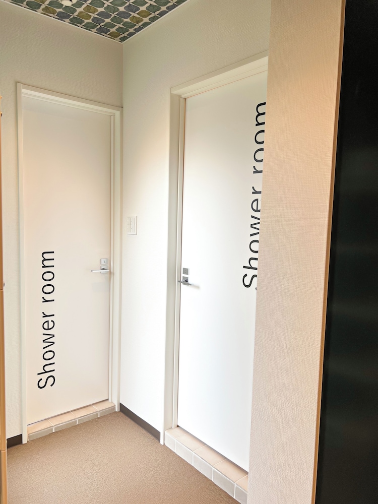 HOTEL HANGOUT - ホステル 大阪