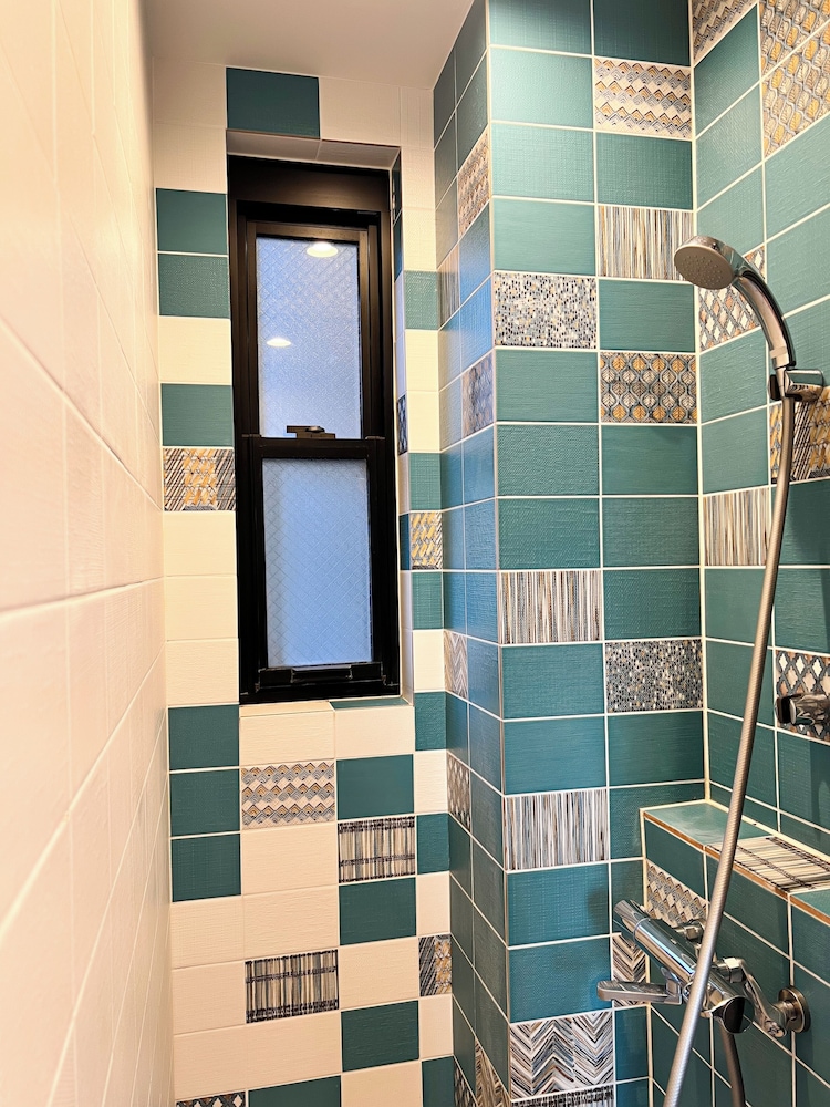 HOTEL HANGOUT - ホステル 大阪