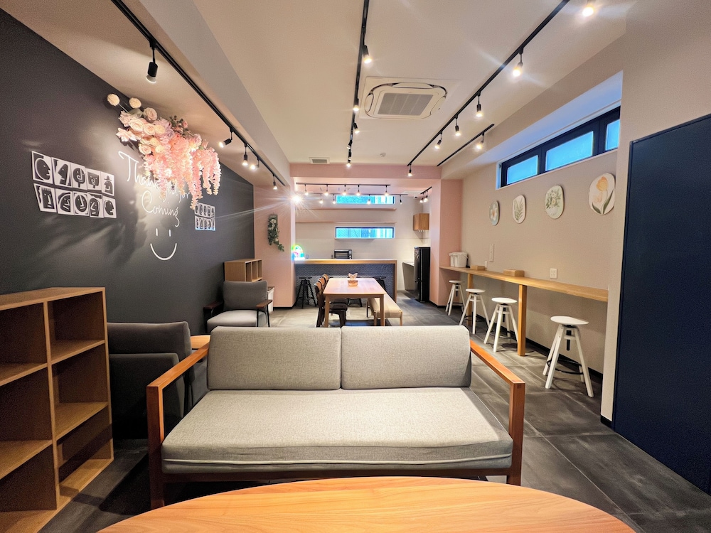 HOTEL HANGOUT - ホステル 大阪