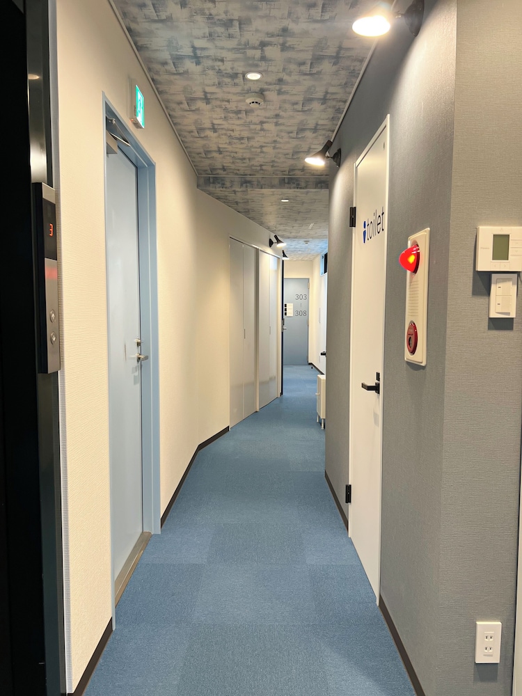 HOTEL HANGOUT - ホステル 大阪