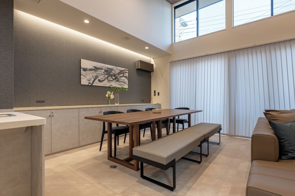 UNIVERSAL FRONT VILLA SANRRIOTT 大阪