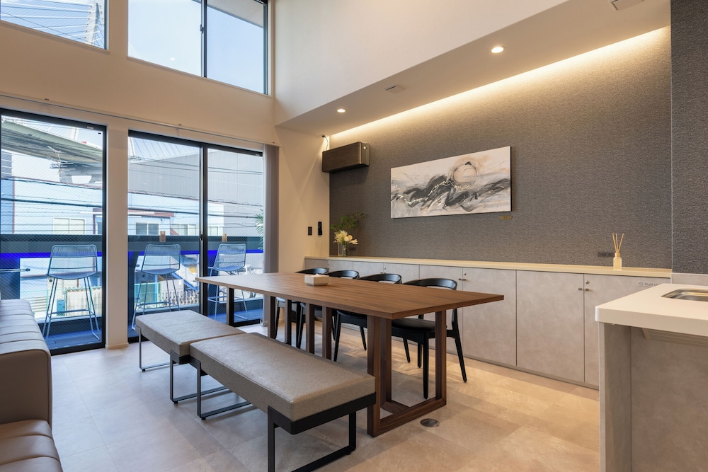 UNIVERSAL FRONT VILLA SANRRIOTT 大阪