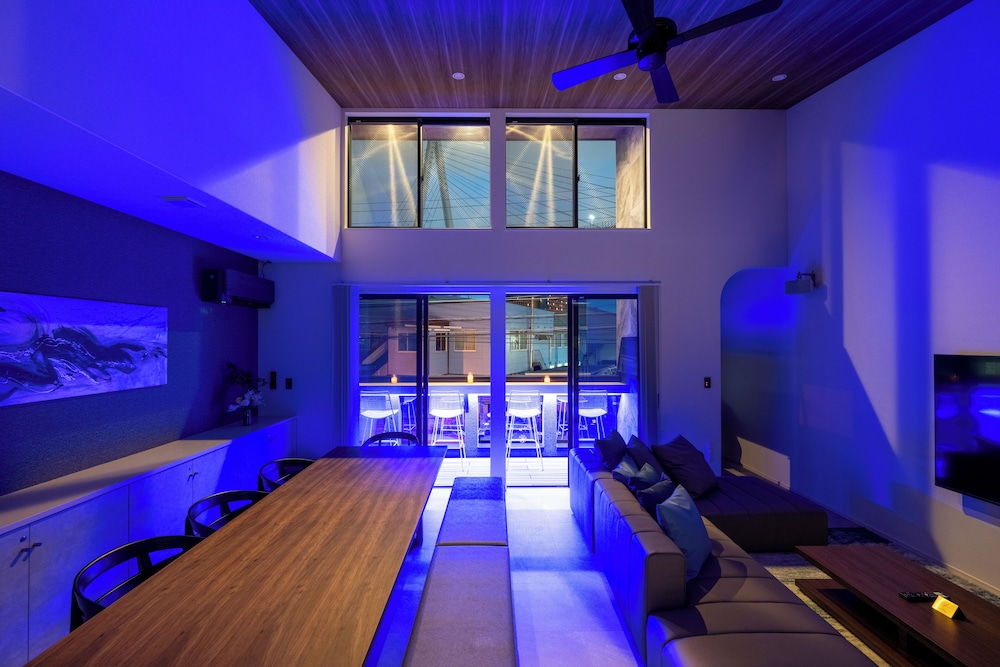 UNIVERSAL FRONT VILLA SANRRIOTT 大阪