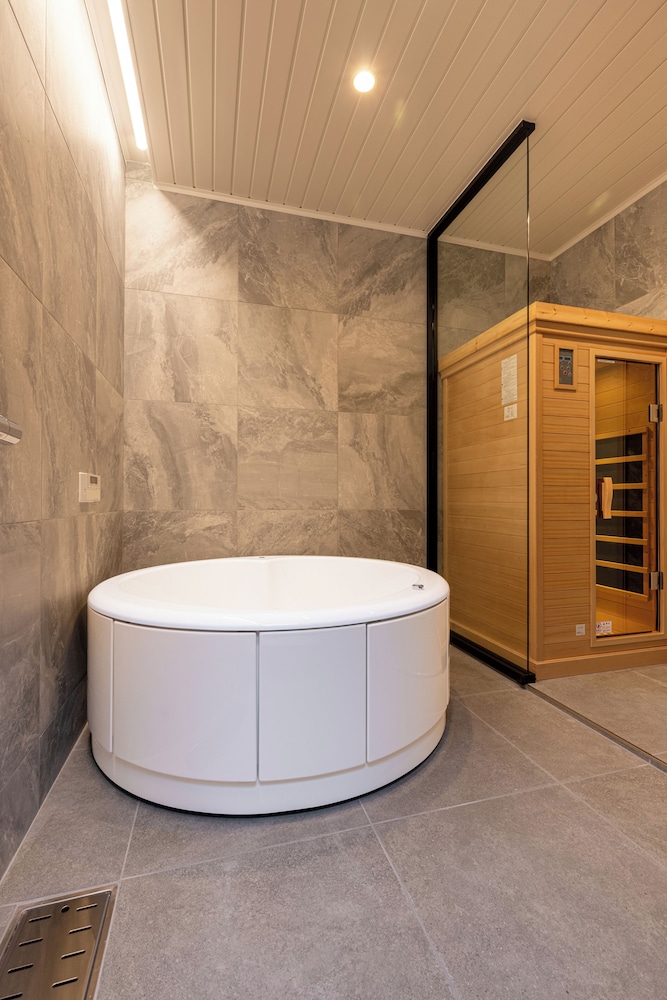 UNIVERSAL FRONT VILLA SANRRIOTT 大阪