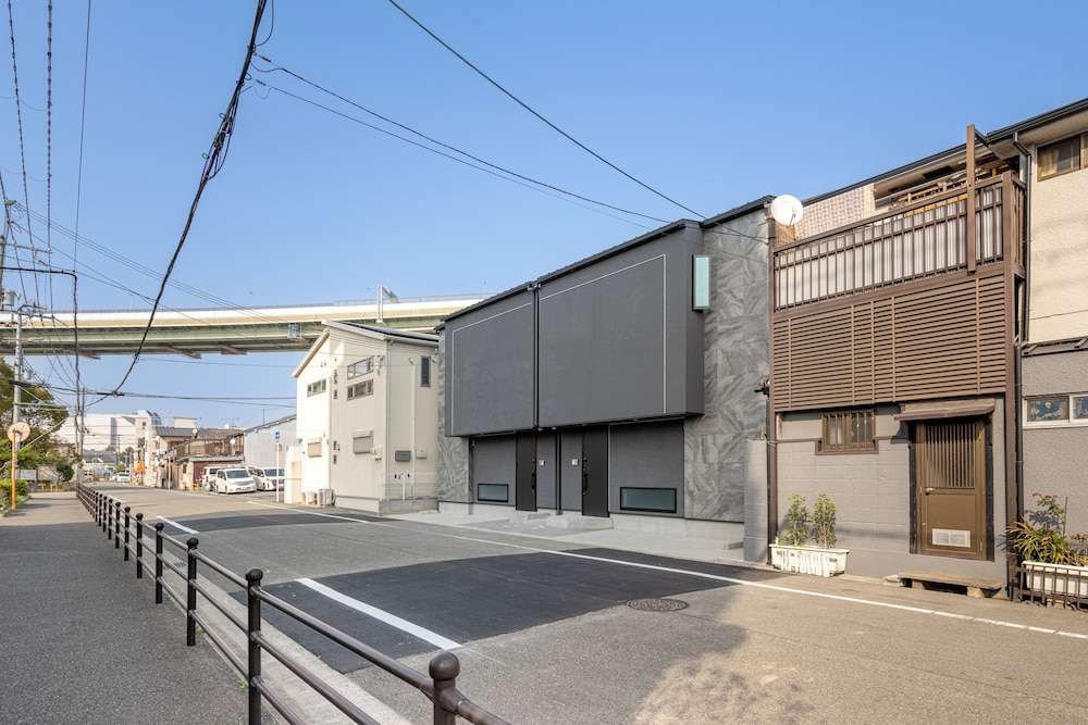 UNIVERSAL FRONT VILLA SANRRIOTT 大阪