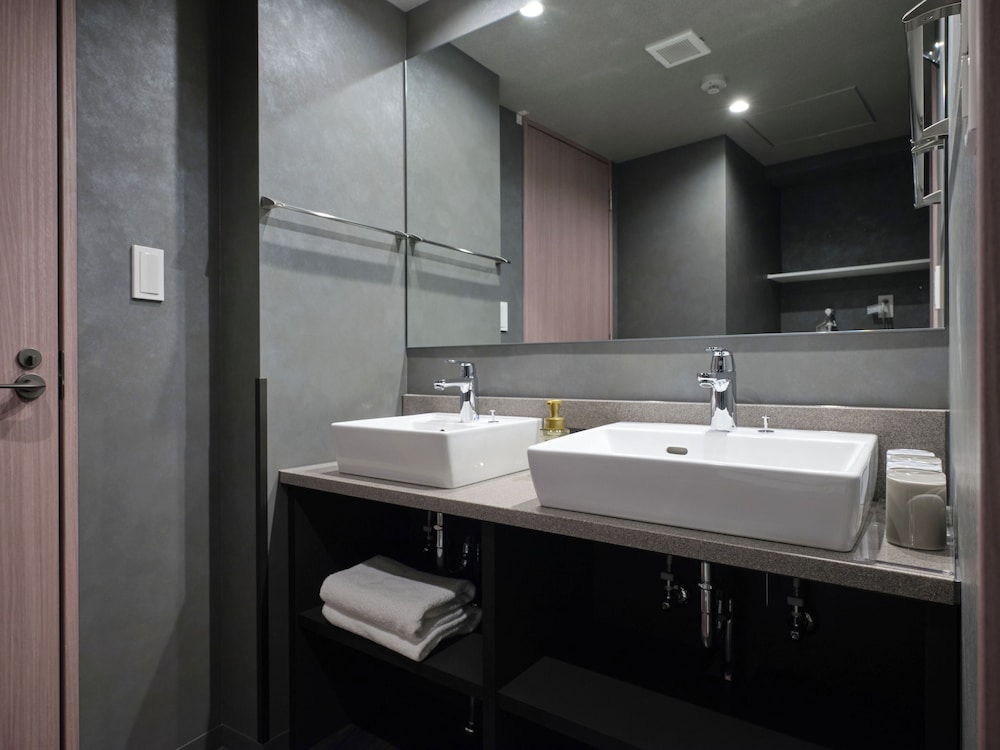 MONDAY APART PREMIUM OSAKA NAMBA WEST 大阪