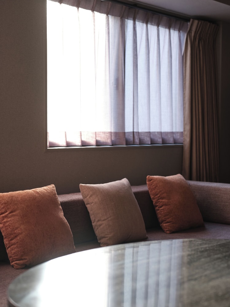 MONDAY APART PREMIUM OSAKA NAMBA WEST 大阪