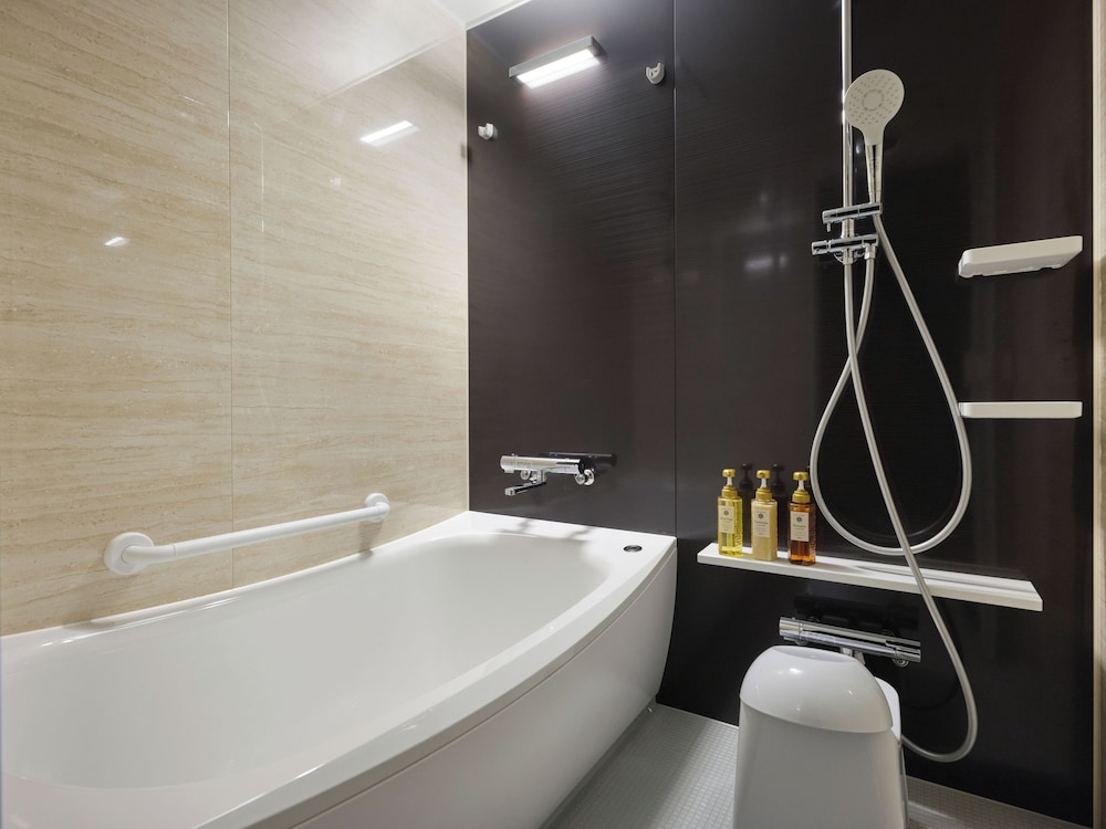 MONDAY APART PREMIUM OSAKA NAMBA WEST 大阪