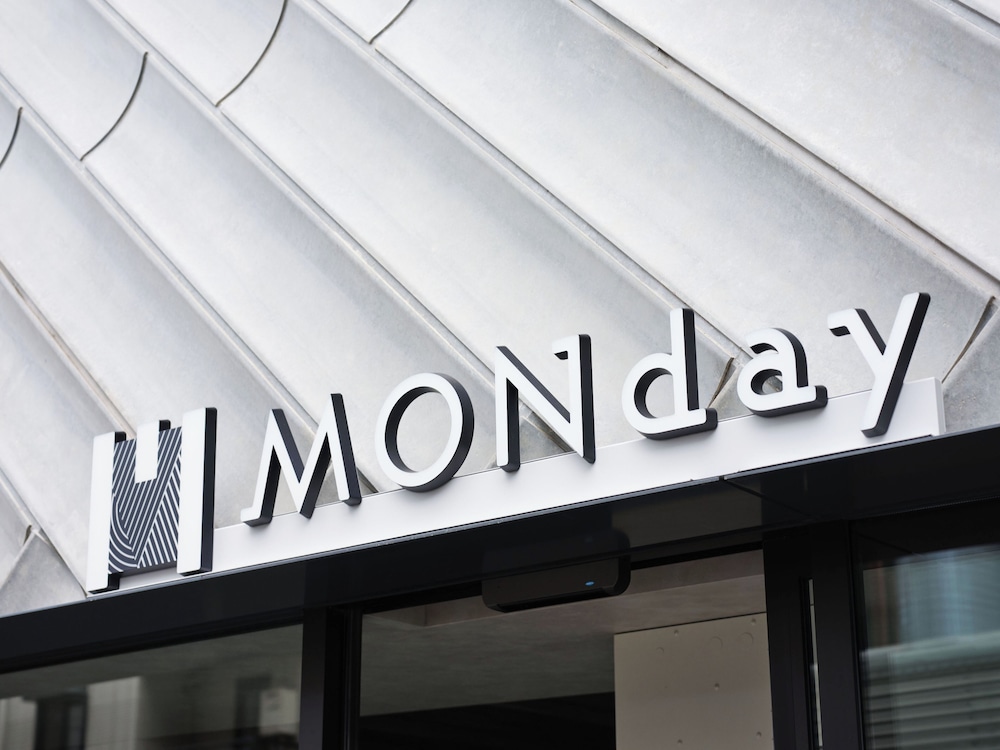 MONDAY APART PREMIUM OSAKA NAMBA WEST 大阪