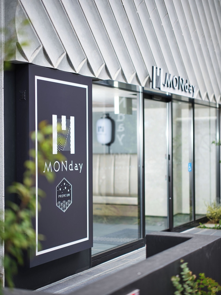 MONDAY APART PREMIUM OSAKA NAMBA WEST 大阪