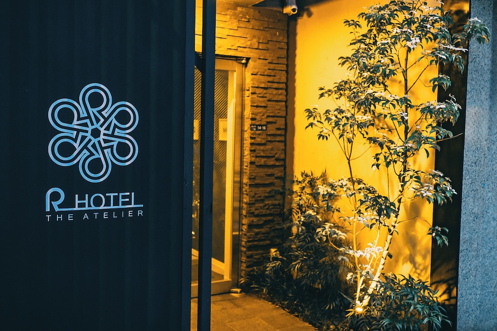 R HOTEL-THE ATELIER SHINSAIBASHI EAST 大阪