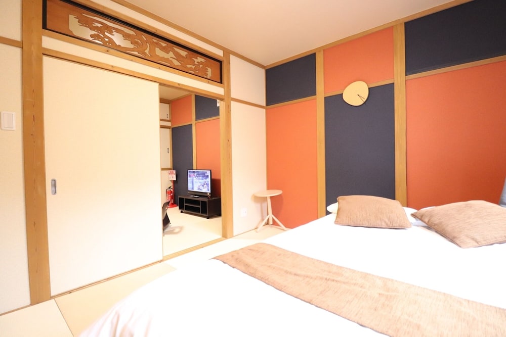 TSURUHASHI EAST III 大阪