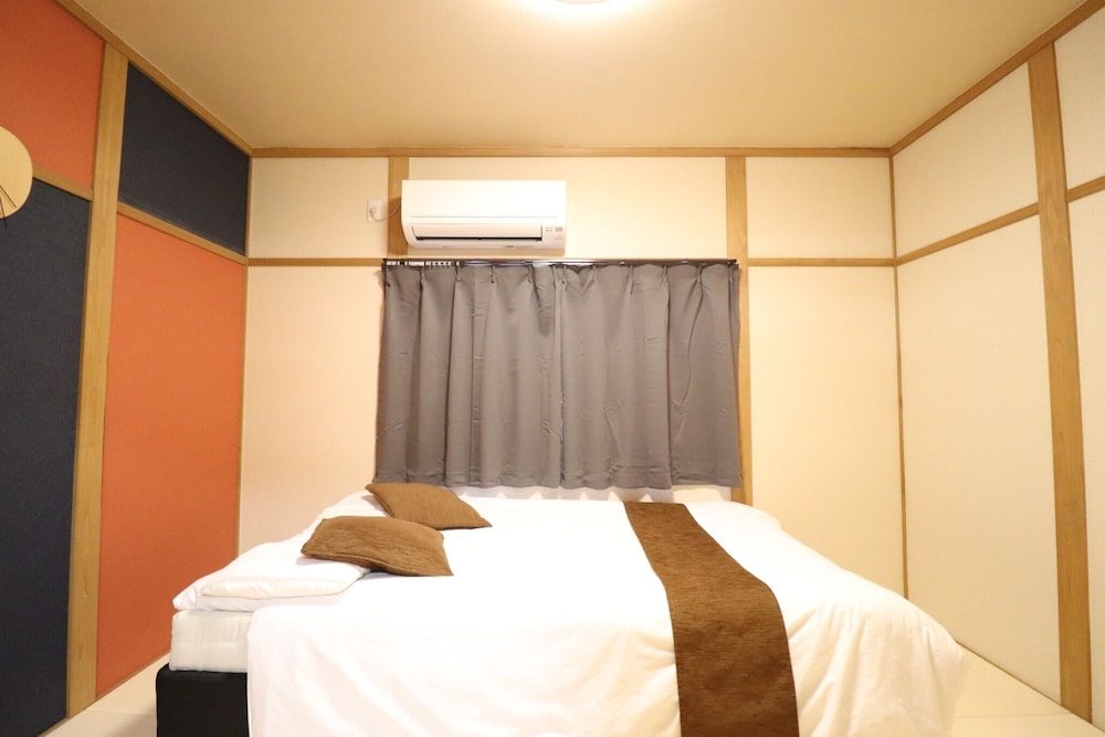 TSURUHASHI EAST III 大阪