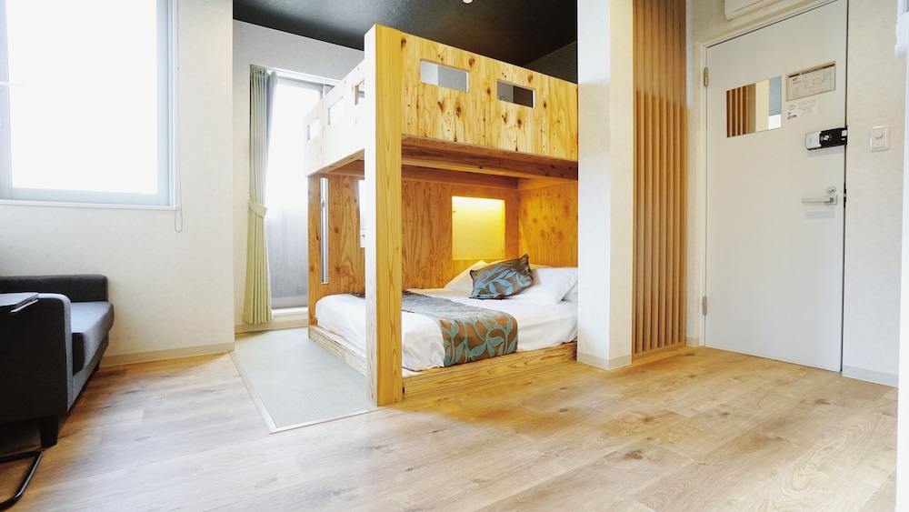 POLY HOSTEL OSAKA 大阪