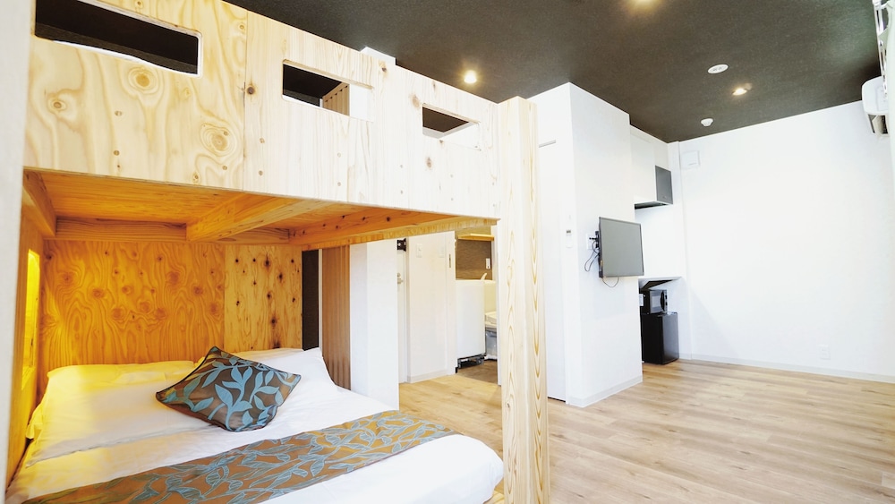 POLY HOSTEL OSAKA 大阪