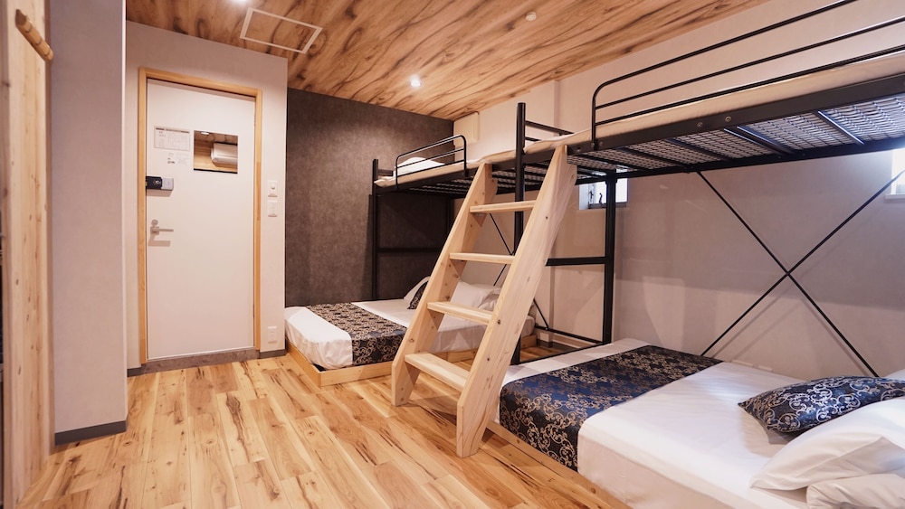 POLY HOSTEL OSAKA 大阪
