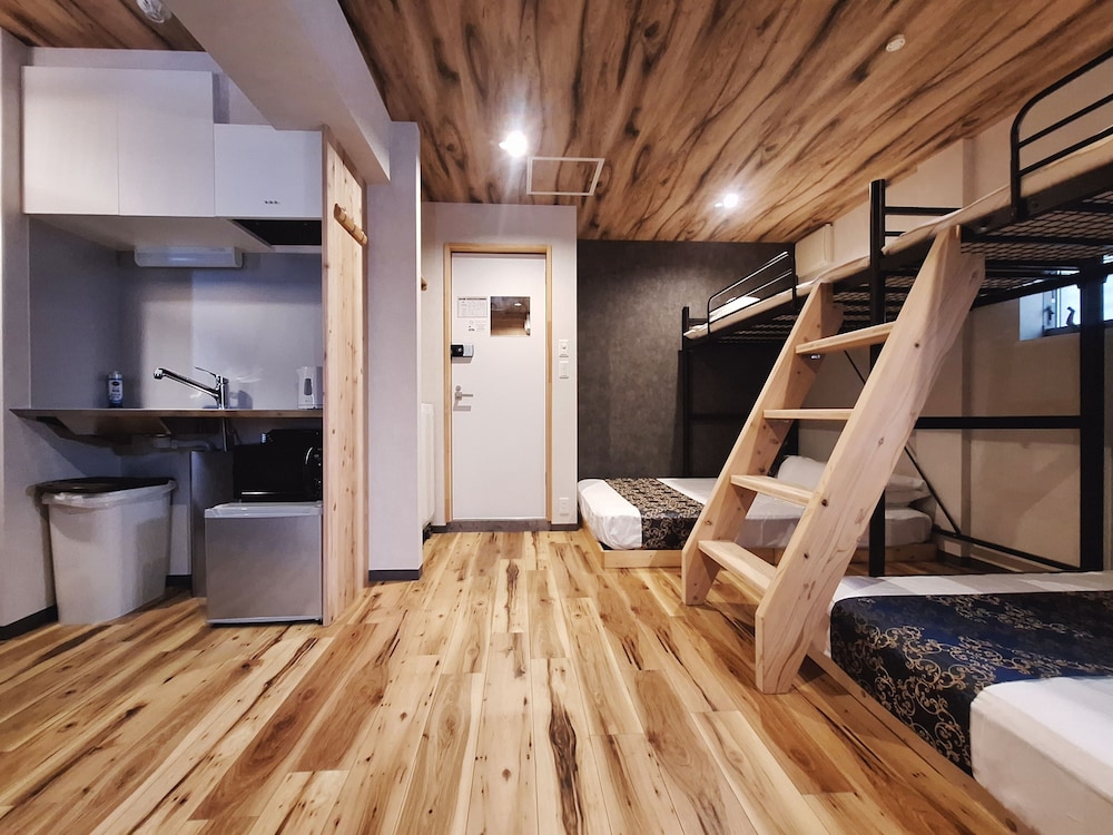 POLY HOSTEL OSAKA 大阪