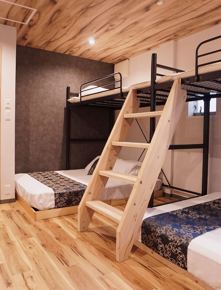 POLY HOSTEL OSAKA 大阪