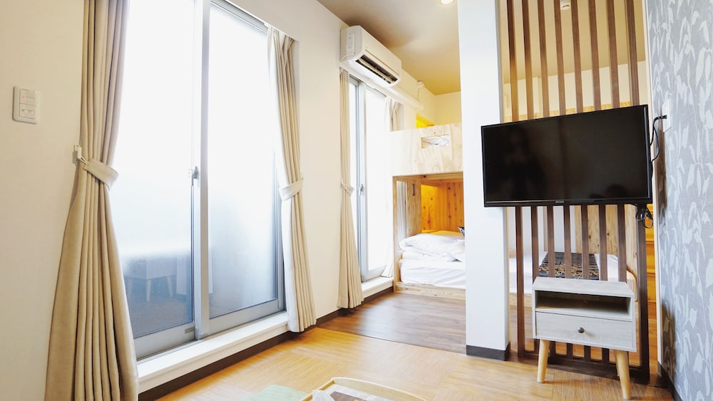 POLY HOSTEL OSAKA 大阪