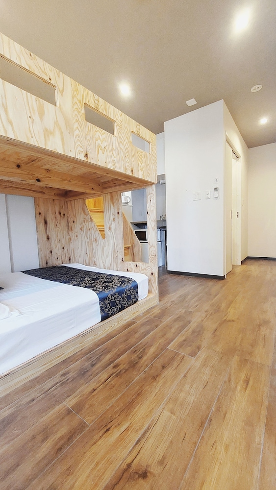 POLY HOSTEL OSAKA 大阪