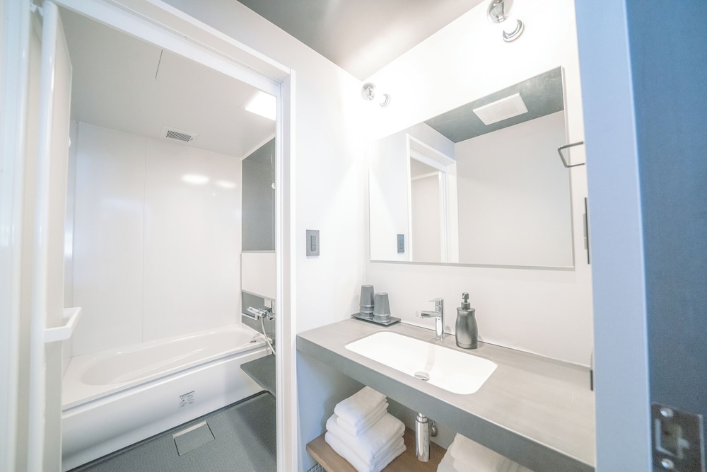 SEKAI HOTEL DEEP OSAKA EXPERIENCE - ホステル 大阪