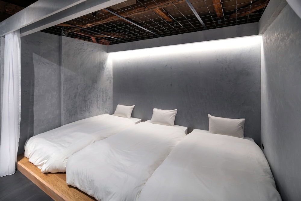 SEKAI HOTEL FUSE 大阪