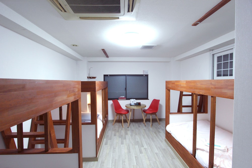 I OSAKA HOUSE 大阪
