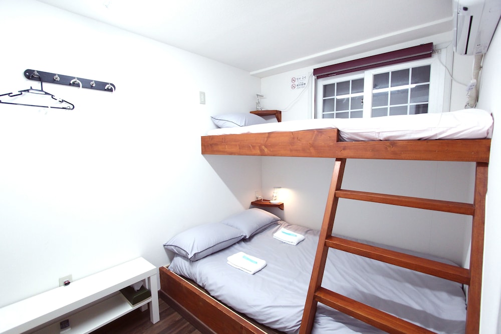 I OSAKA HOUSE 大阪