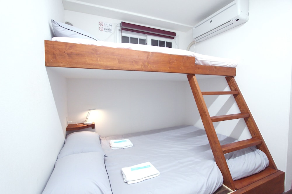 I OSAKA HOUSE 大阪