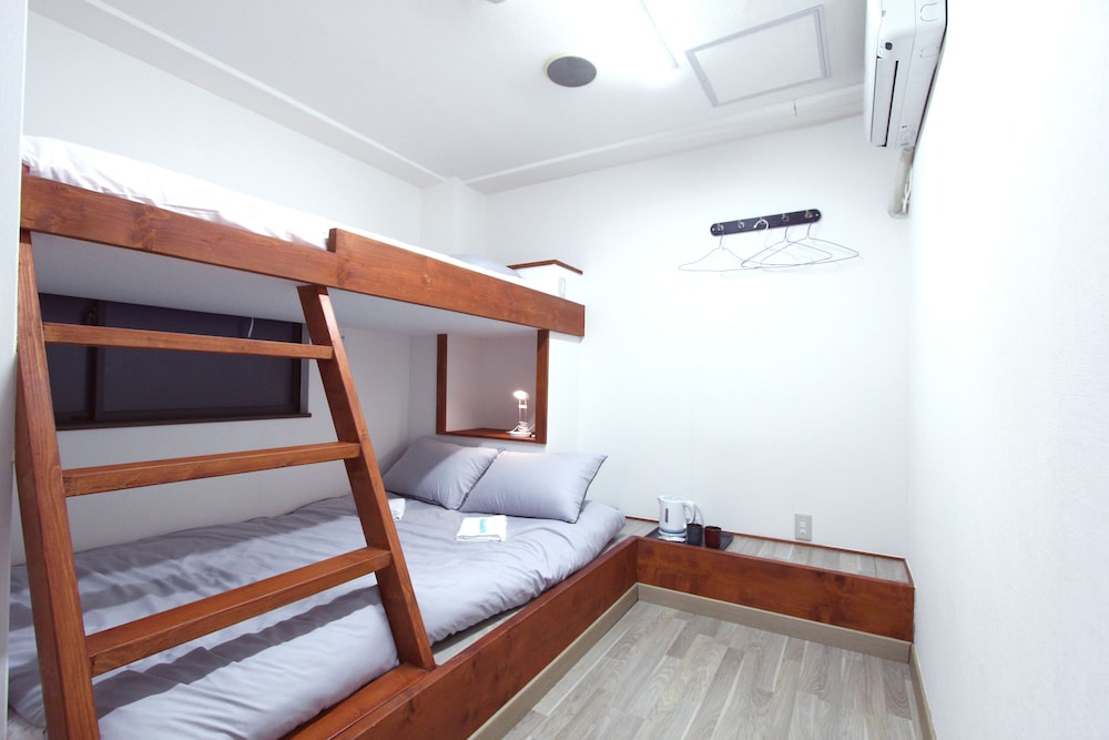 I OSAKA HOUSE 大阪