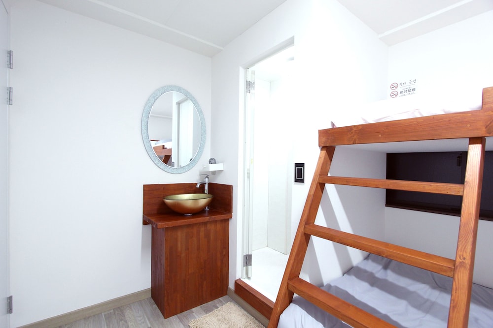I OSAKA HOUSE 大阪