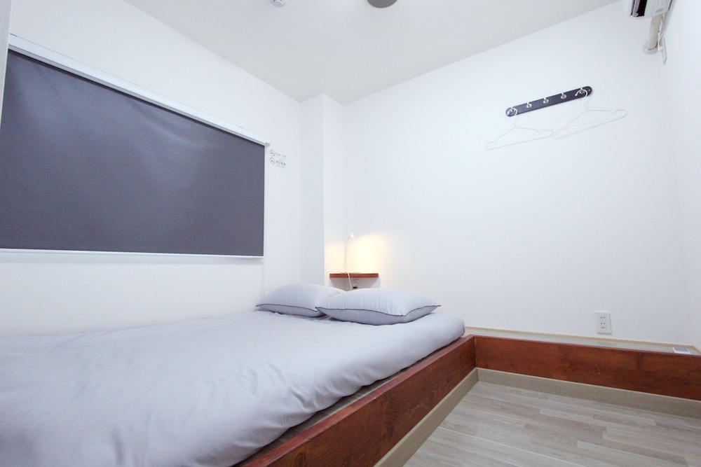 I OSAKA HOUSE 大阪